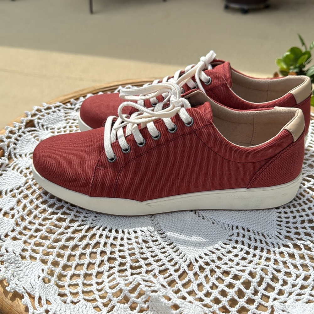 ABEO NWOT Women's Red Canvas Sneakers - Picture 2 of 9